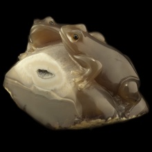 Agate figurine "Frogs"