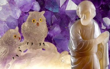 Коллекция декоративных резных каменных статуэток