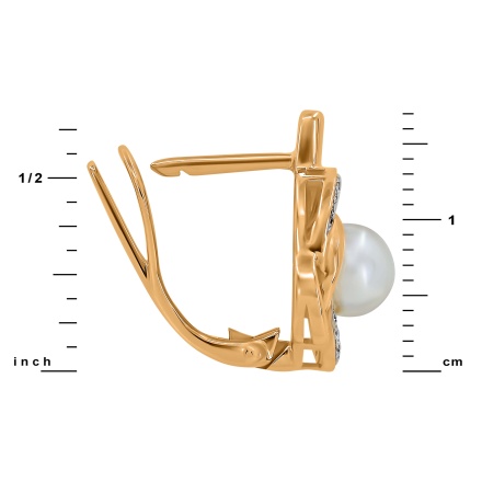 Earrings with 6.5mm Cultured Pearl and 32 Diamonds: Height 17mm