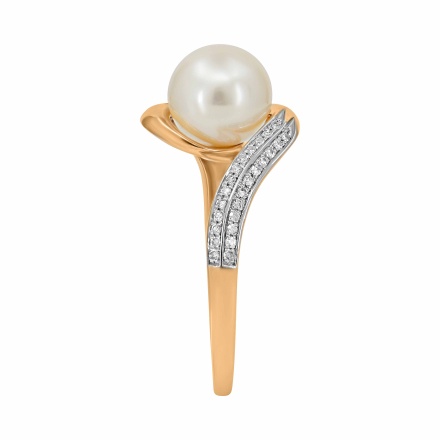 "A Flirty Dream" Ring with Pearl and 50 Diamonds - Angle 3