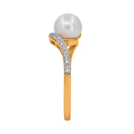 Ring with 7mm Cultured Pearl and 9 Diamonds. Hypoallergenic 585 Rose Gold, Rhodium Detailing. View 3