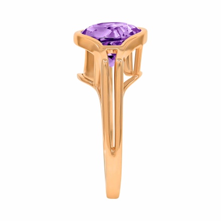 Gold Ring with a 10mm Statement Amethyst, Angle 3