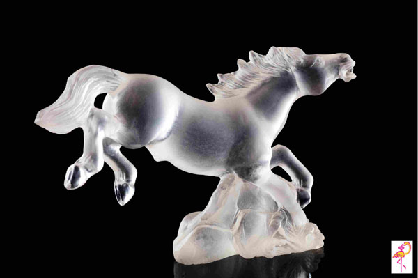 Quartz horse from the Carving Museum of the Golden Flamingo Jewelers Carving museum: Quartz Horse