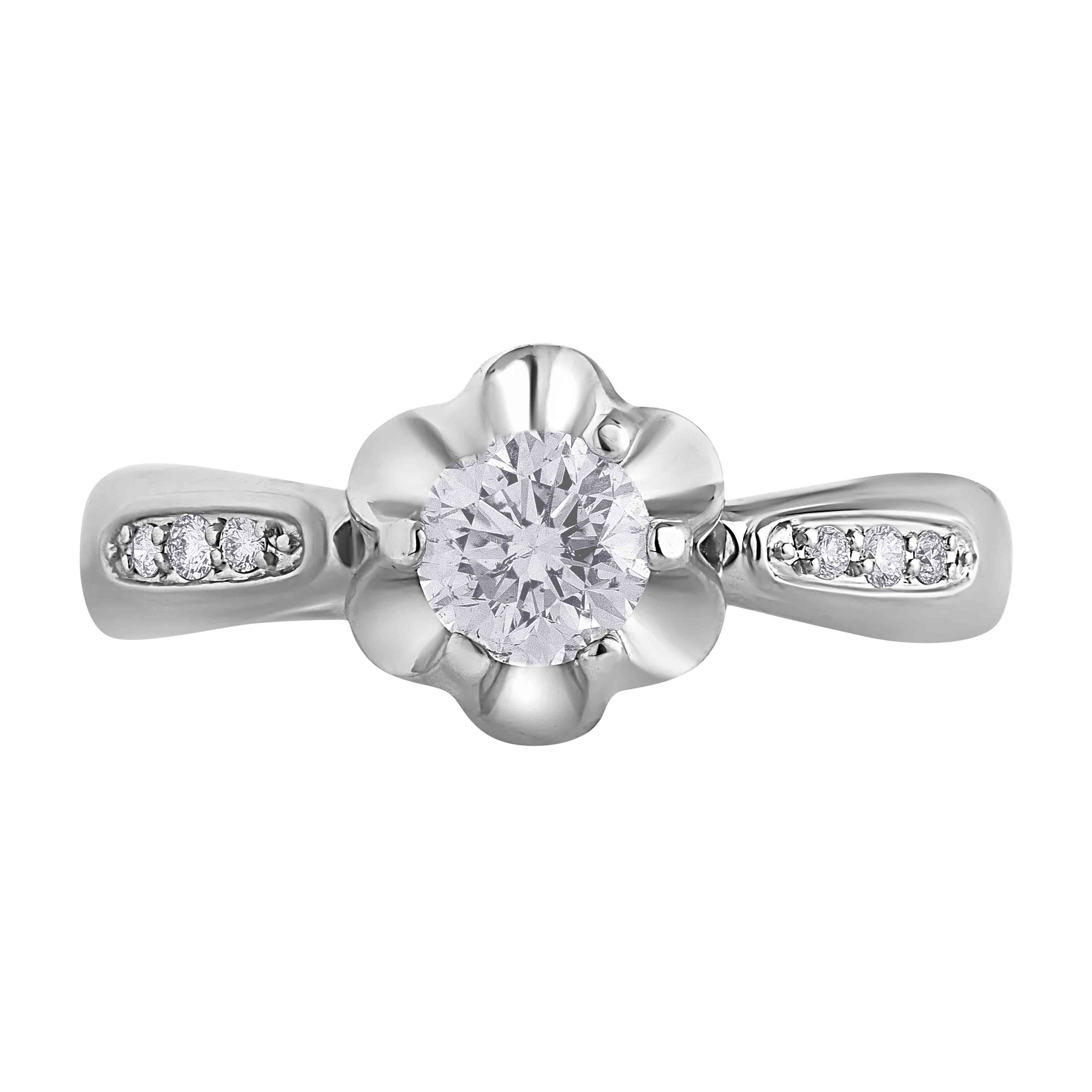0.6ct diamond engagement ring | Golden Flamingo